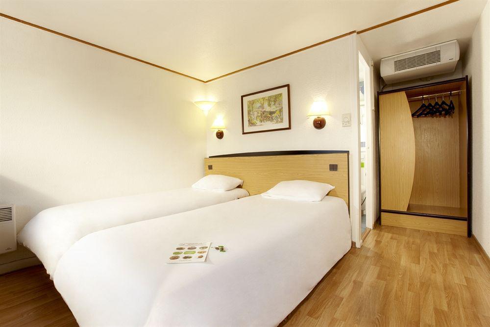 Campanile Hotel Mayenne Room photo
